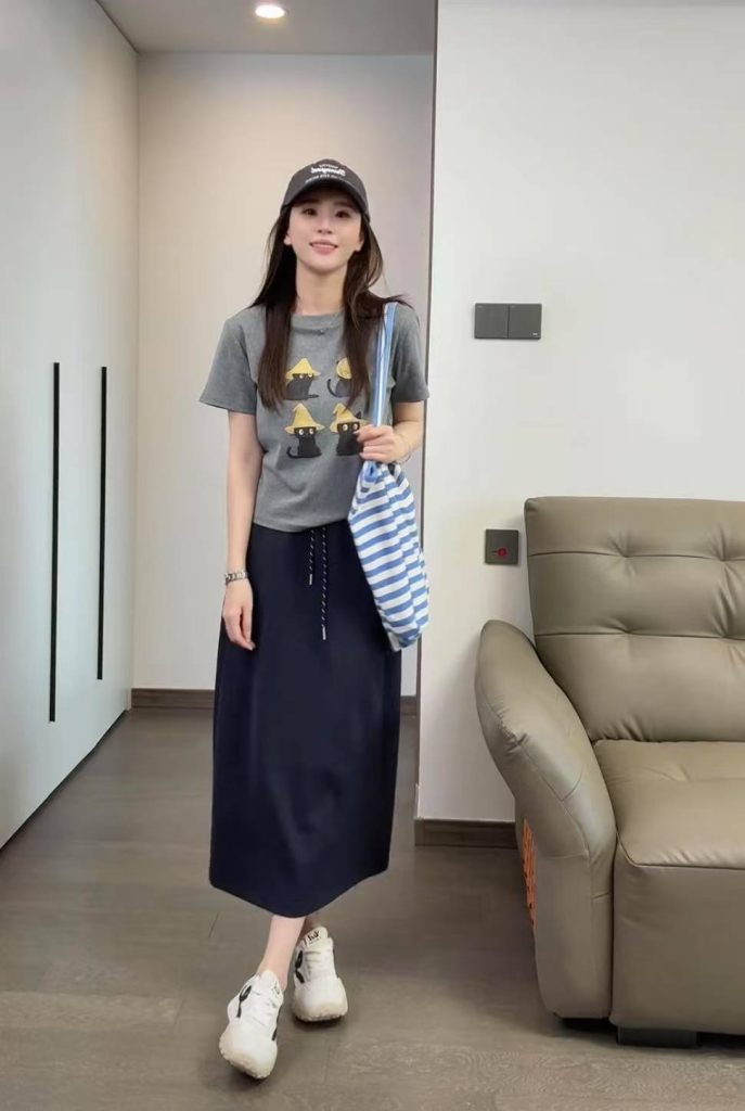 Casual Cartoon Cat Solid Color Pullover Short Sleeve Top and Drawstring Skirt Two-Piece Set for Women