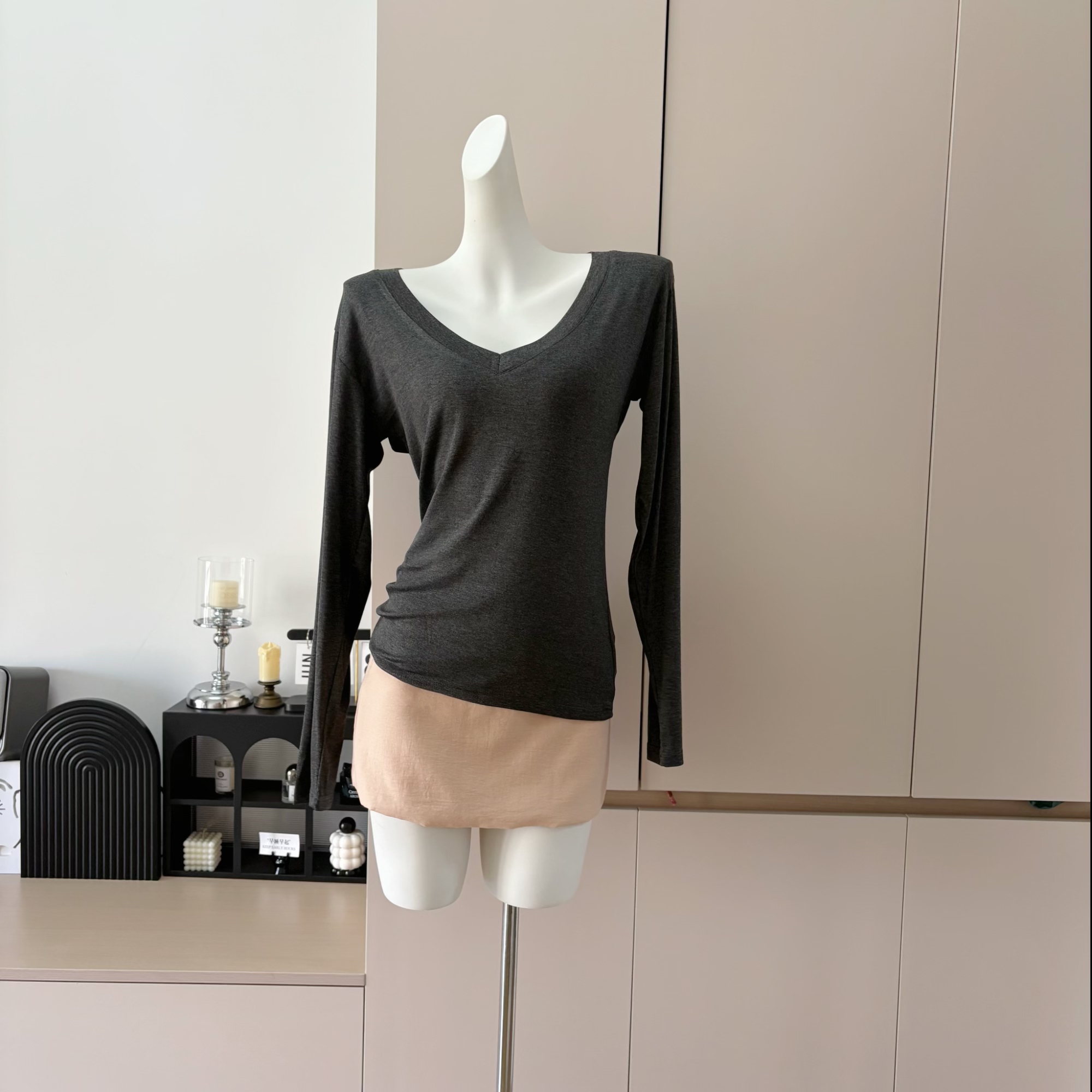 Women's Long Sleeve V-Neck Slim Fit T-Shirt Fall 2025 New Base Layer Top - Image 3