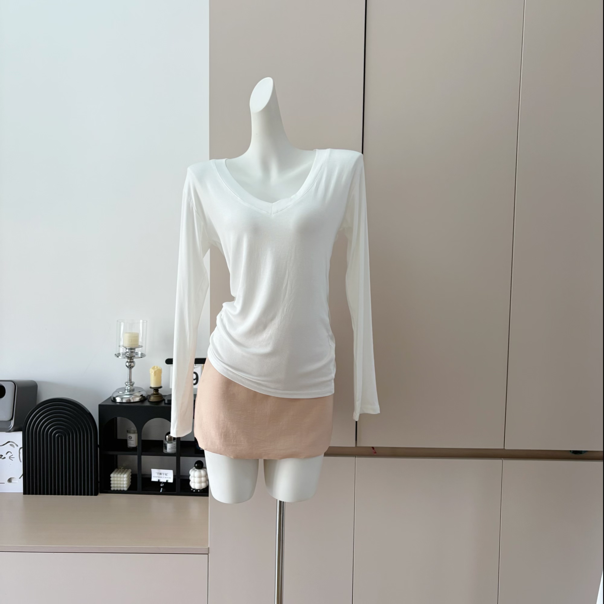 Women's Long Sleeve V-Neck Slim Fit T-Shirt Fall 2025 New Base Layer Top - Image 2