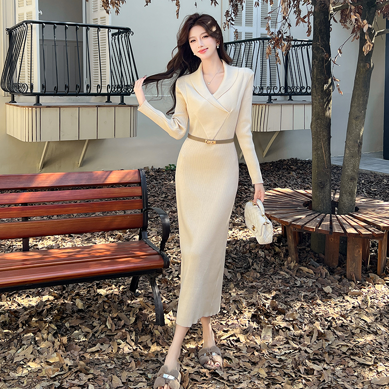 2025 Autumn Winter V-Neck Knit Bodycon Dress Women French Style Long Sleeve Sweater Dress Slim Midi