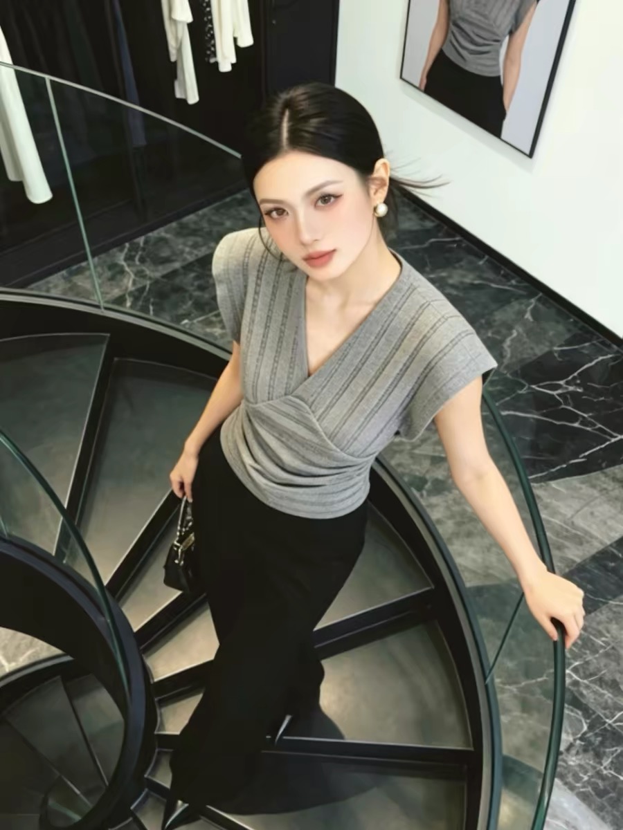 Gray V-Neck Ruched Waist Striped Short Sleeve T-Shirt Women 2026 Summer French Commuter Top - Image 2